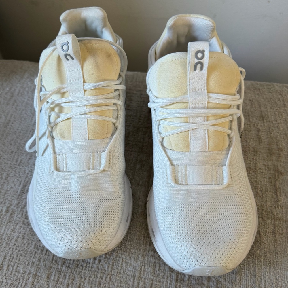 On Running Athletic Shoes